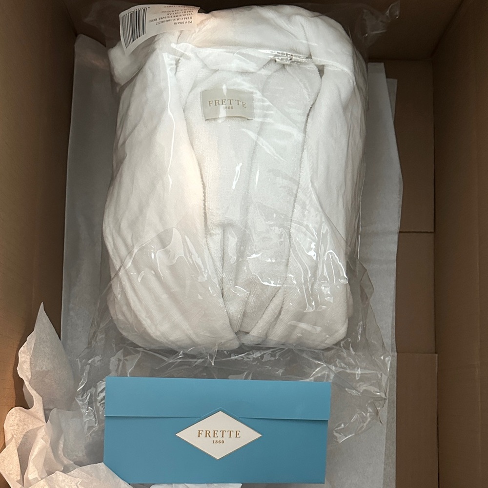 Frette velor shawl Large new bathrobe